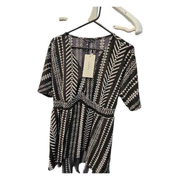Bloomchic Aztec Black White Boho Blouse Size 10 NEW TAGS - Picture 7 of 9